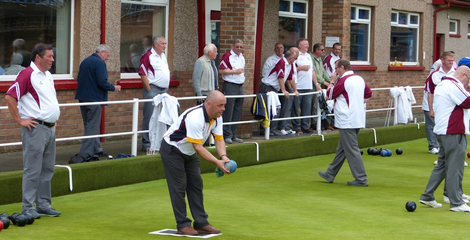 Observing lawn bowls etiquette